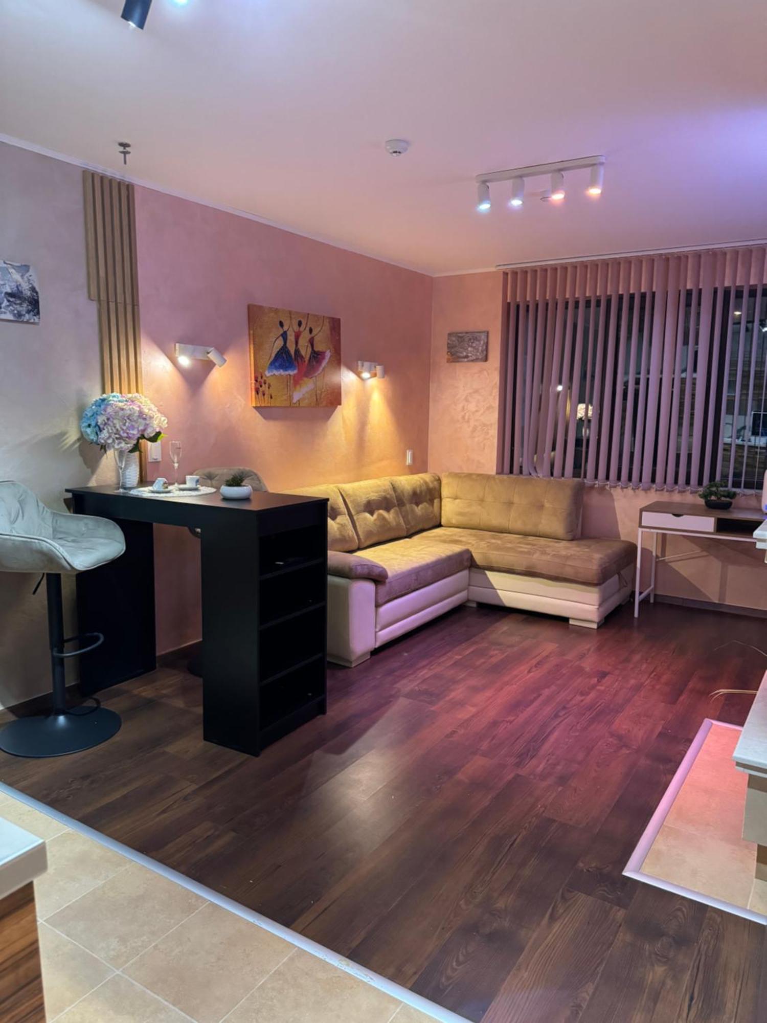 בנסקו 2-Bedroom, 2-Bathroom With Fireplace And Garden At Winslow Infinity מראה חיצוני תמונה